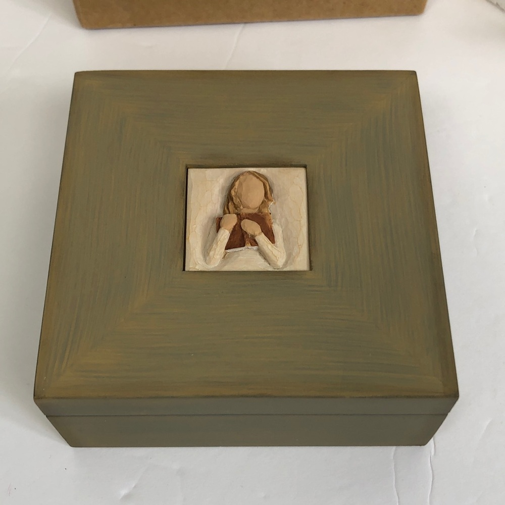 Willow Tree Love of Learning Memory Box hand painted by Susan Lordi NEW 2007